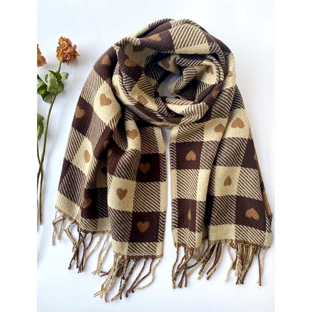 Brown heart detailed checkerboard scarf
